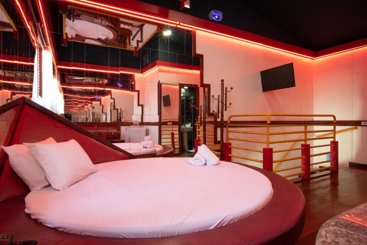 Fantasy 5 Hotel do amor