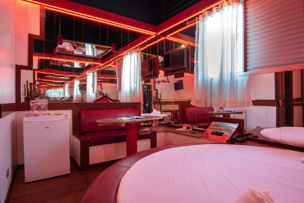 Fantasy 5 Hotel do amor *